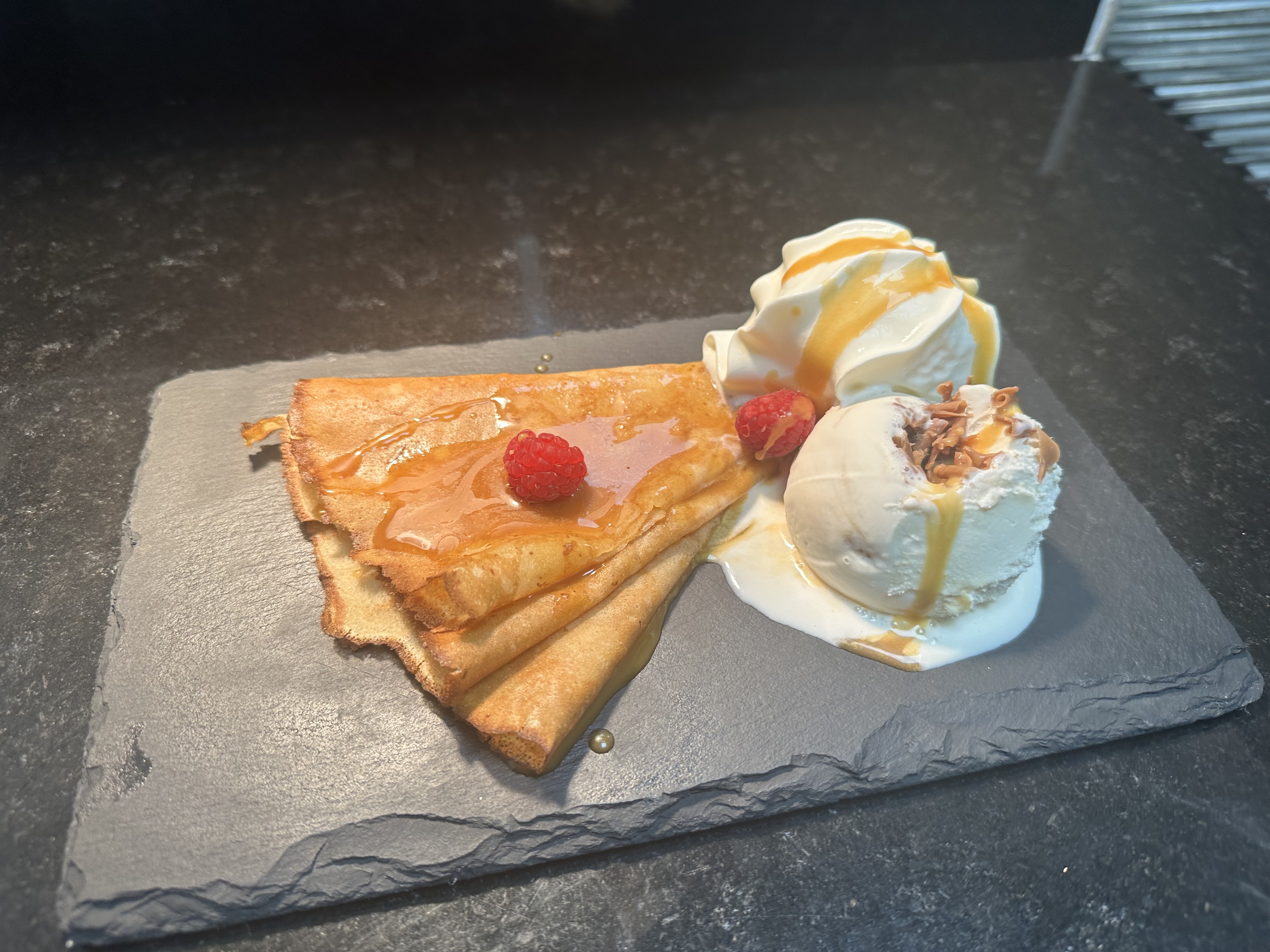 Crêpes au sucre, au nutella ou au caramel beurre salé