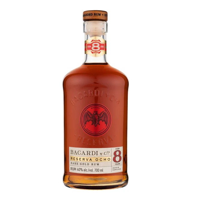 Servi au verre 4 cl. 8 ans. 
Rare gold rum.
Reserva ocho