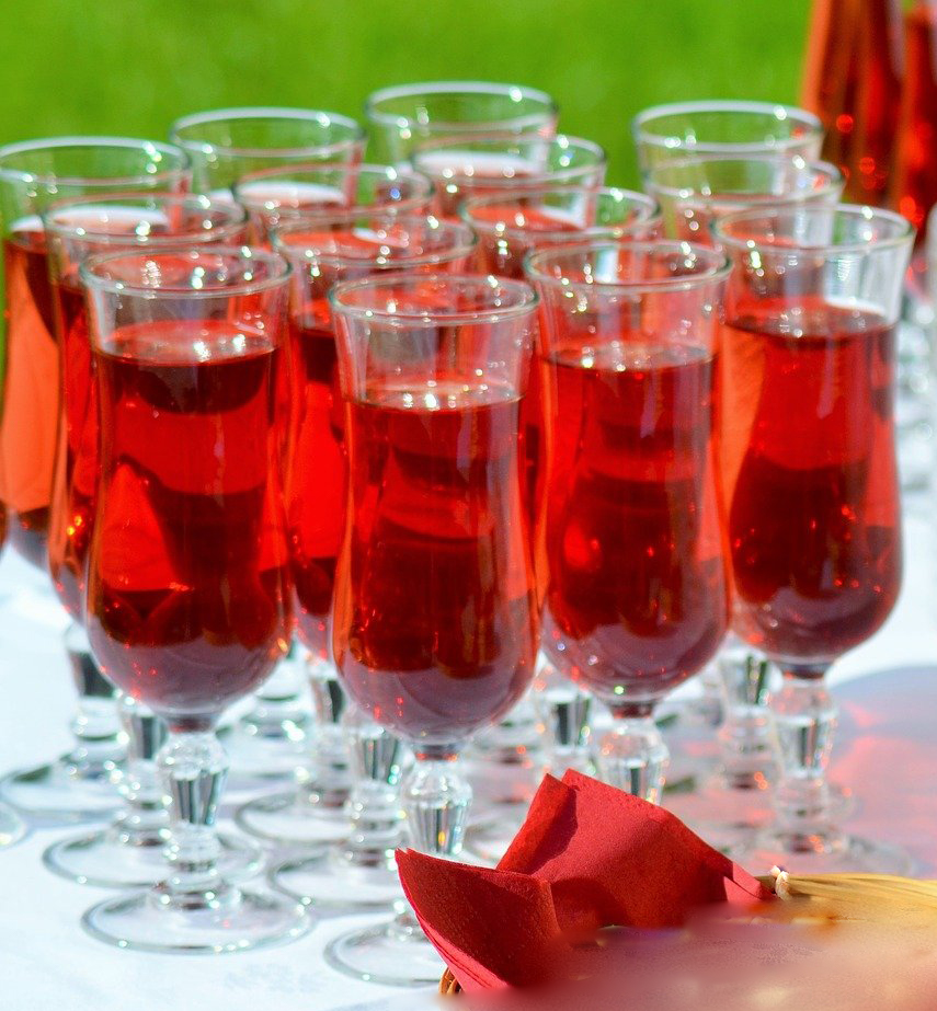 Kir vin Blanc :mure ,cassis 