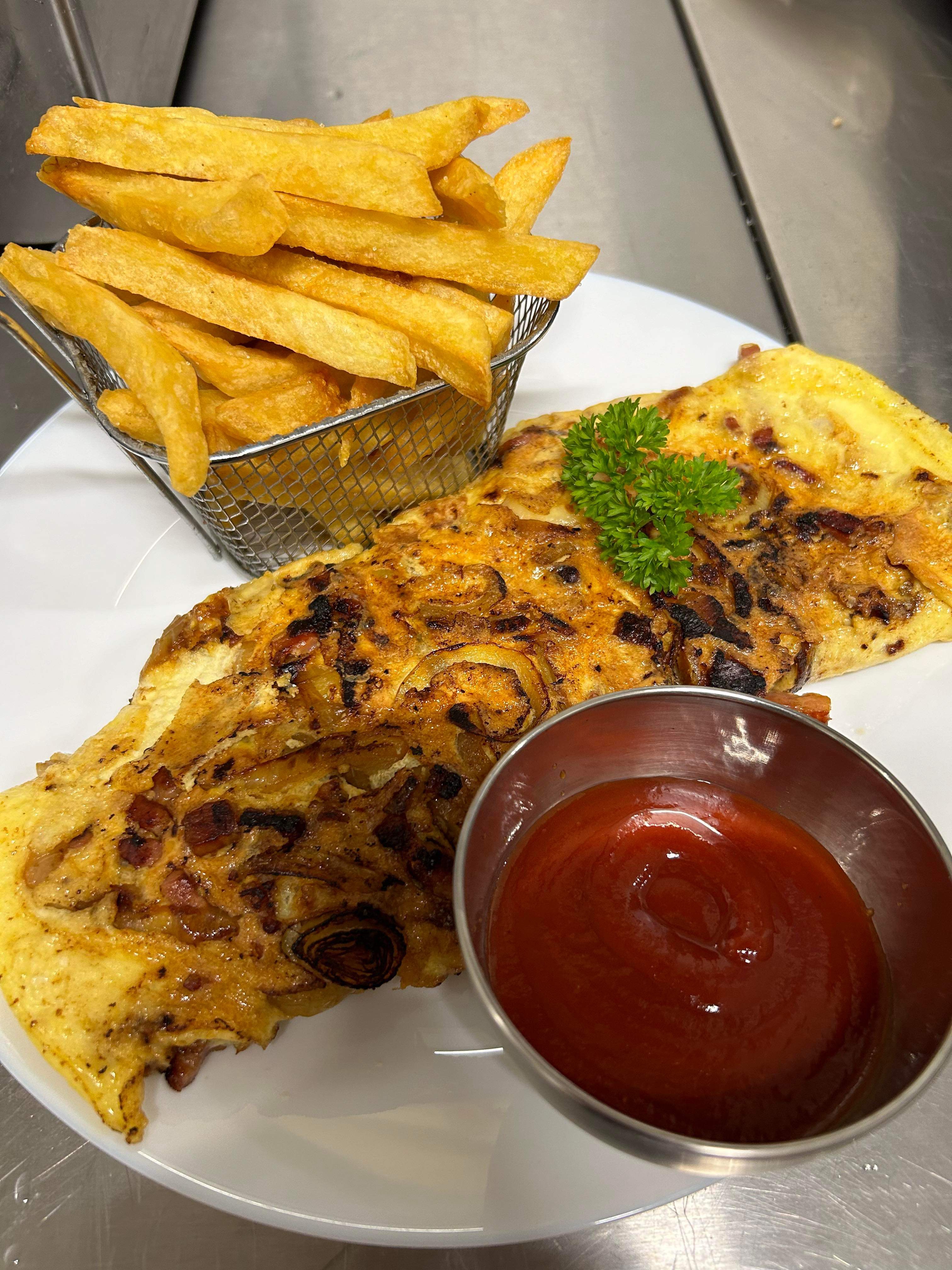 Œufs ,crème ,oignons, lardons, gruyère champignons 